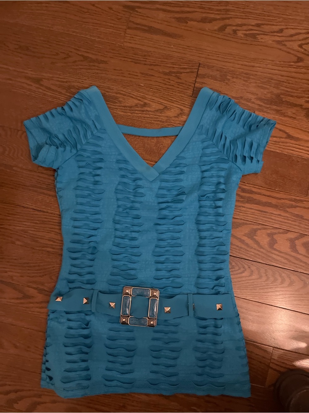 V-Neck Teal Short-Sleeve Cutout Knit Tunic with Decorative Belt